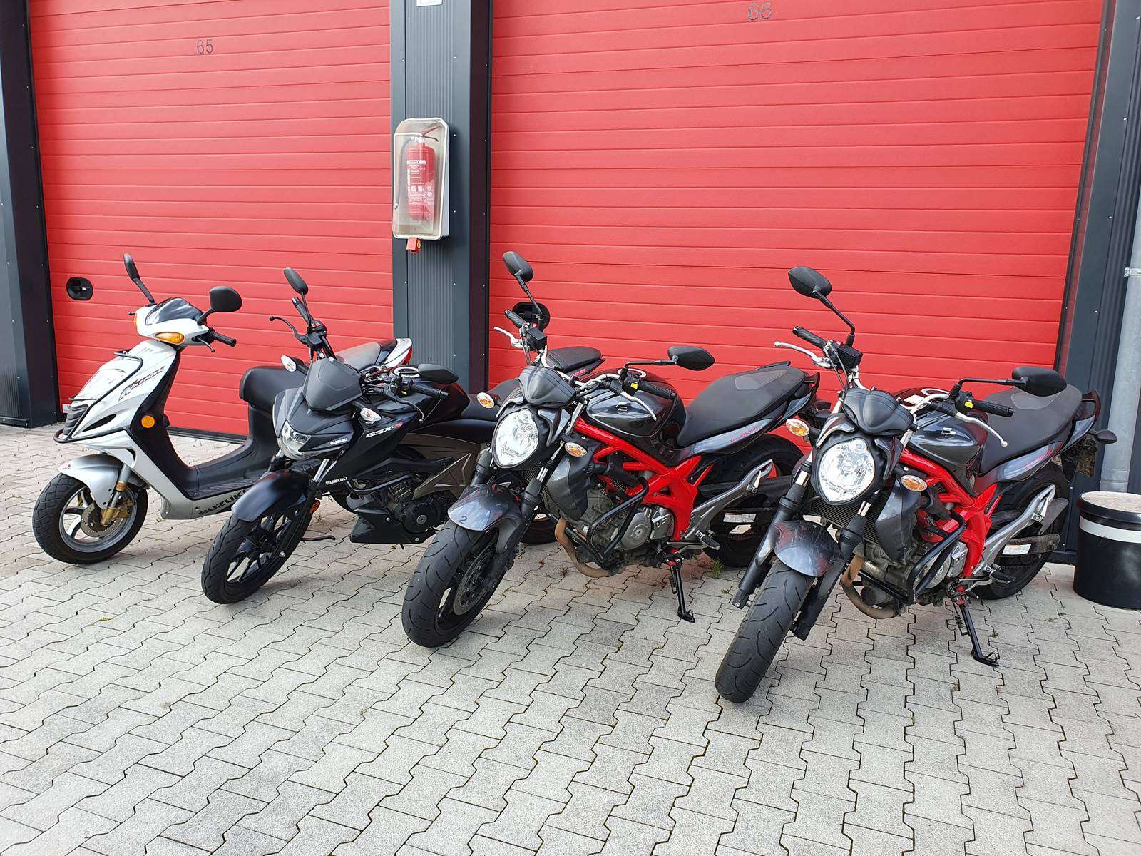 Klasse A - Alle Zweiräder der Fahrschule Giesa Klasse A - Alle Zweiräder der Fahrschule Giesa