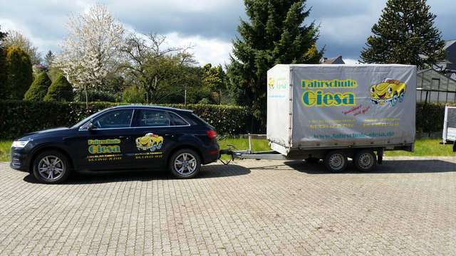 Klasse BE zb. mit Audi Q3 & Anhänger - Fahrlehrer Burkhard Klasse BE zb. mit Audi Q3 & Anhänger - Fahrlehrer Burkhard