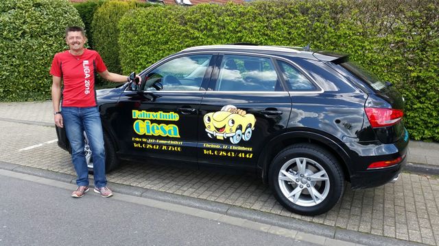 Fahrlehrer Burkhard Giesa - zb. mit Audi Q3 Fahrlehrer Burkhard Giesa - zb. mit Audi Q3